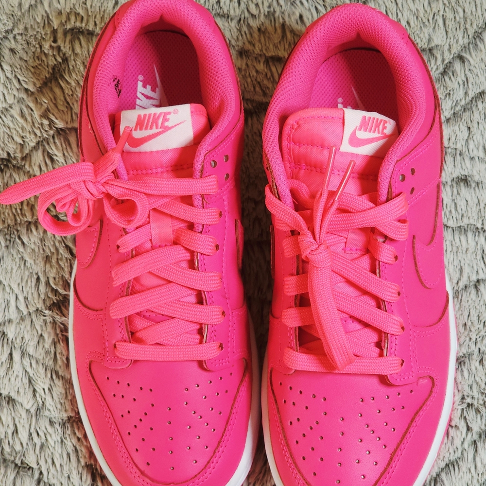 🔥 Nike Dunk Low "Hyper Pink" Women's - Rare Barbiecore Aesthetic - Size 7 - Picture 2 of 6